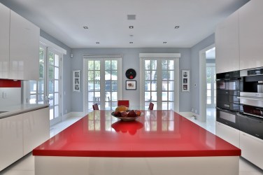 110 Arjay Crescent - Kitchen Island