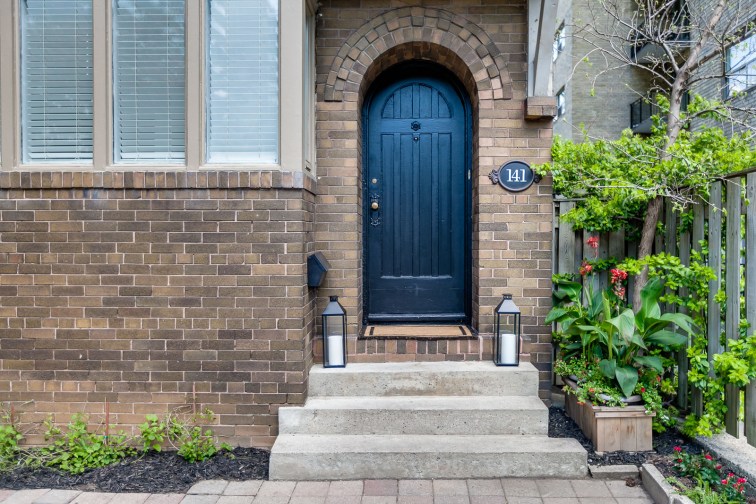 141 Lawton Blvd - Exterior Front Door