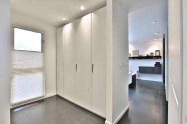 166 Douglas Drive - Master Bedroom Closet