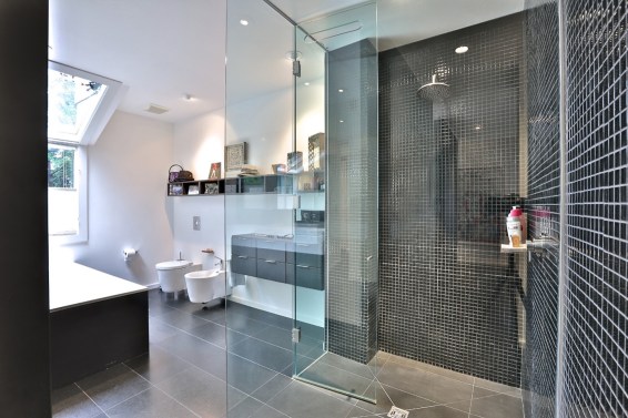 166 Douglas Drive - Master Ensuite From Shower