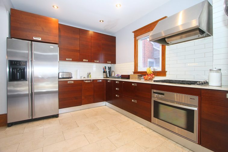 209 Oakmount Road - Kitchen