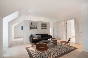 229 Douglas Drive - Bedroom Seating Area