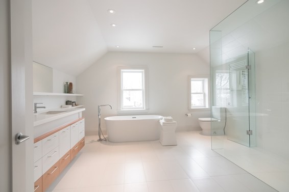 229 Douglas Drive - Master Ensuite Bathroom