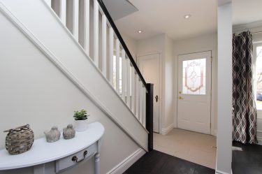 24 Beaufield Avenue - Entry Way