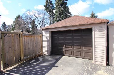 24 Beaufield Avenue - Garage