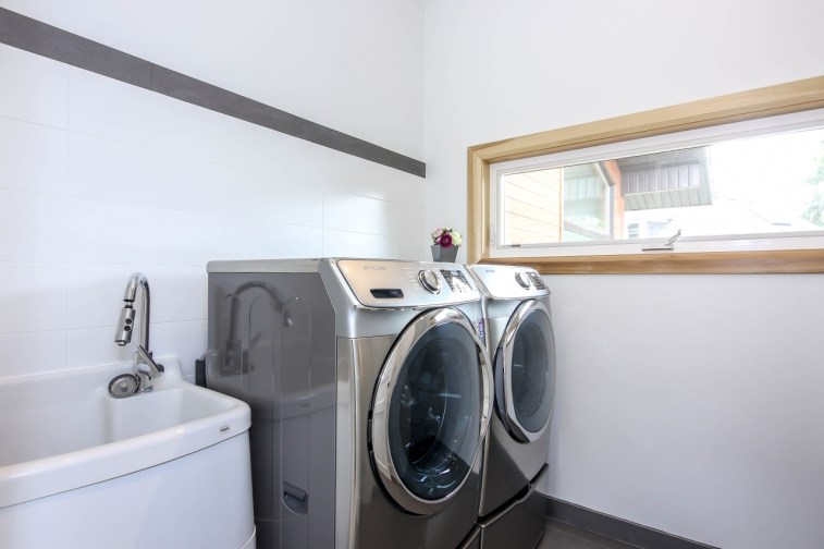 256 Martin Grove Road - Laundry Room