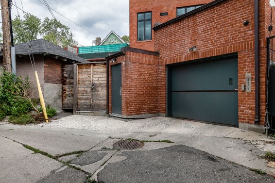 314 Palmerston Blvd - Garage