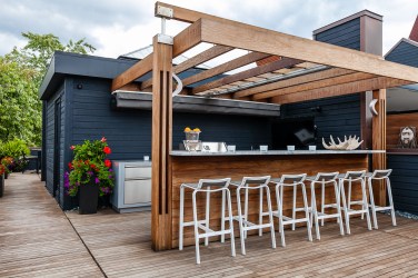 314 Palmerston Blvd - Rooftop Patio Bar