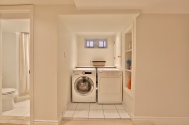 376 Russell Hill Road - Laundry Room