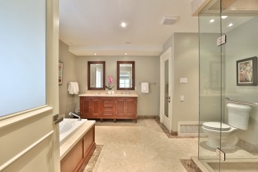 376 Russell Hill Road - Master Bedroom Ensuite