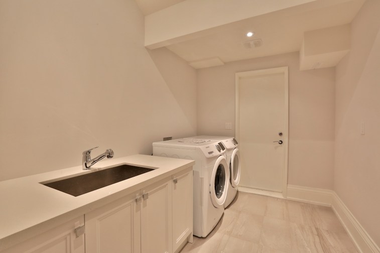 491 Glengarry Avenue - Laundry Room