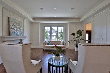 491 Glengarry Avenue - Living Room