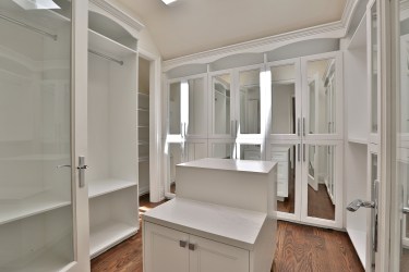 491 Glengarry Avenue - Master Bedroom Closet