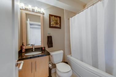 59 Elm Grove Avenue #5 - Bathroom