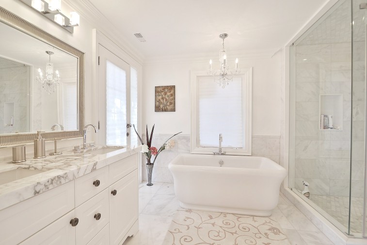 88 Tranmer Avenue - Master Bedroom Ensuite Tub