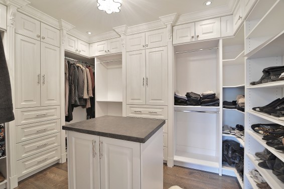 88 Tranmer Avenue - Master Bedroom Walkin Closet