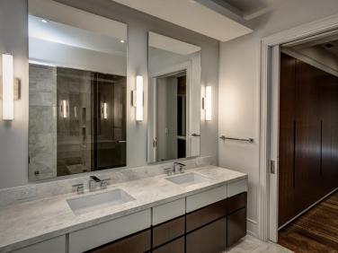 99 Buckingham Avenue - Master Bedroom Ensuite Vanity