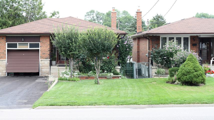 Toronto Homeowners Look To Cash Out In March As Detached Listings Soar