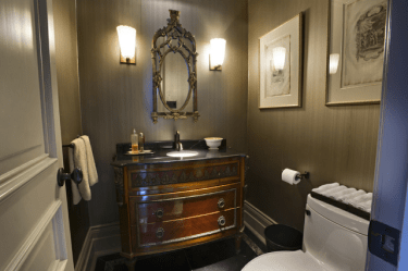 12 Macpherson Avenue - Powder Room